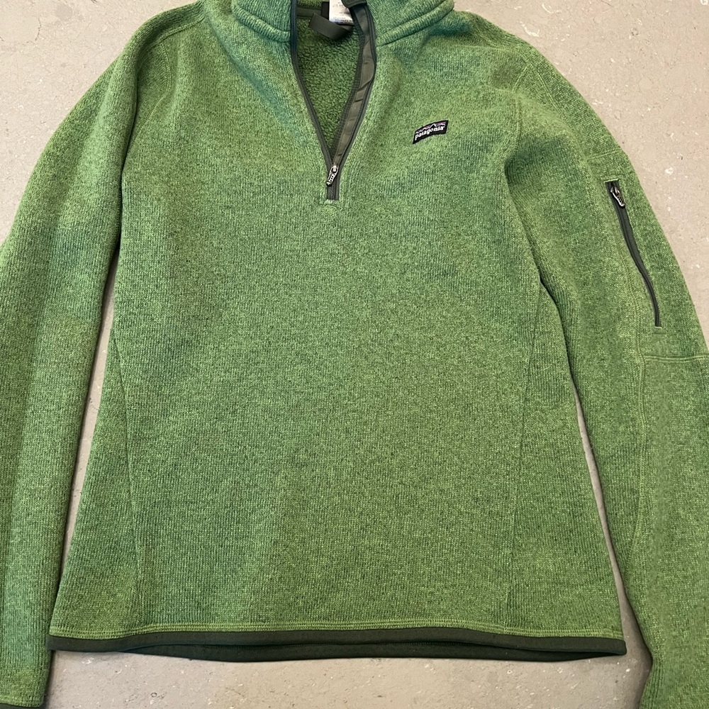 Patagonia Women’s Zip-Up Sweater in Green
